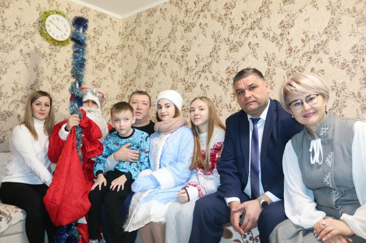 Дарить радость особенным детям всегда волнительно. Потому что в волшебство они и их мамы, папы верят искренне и по-настоящему.